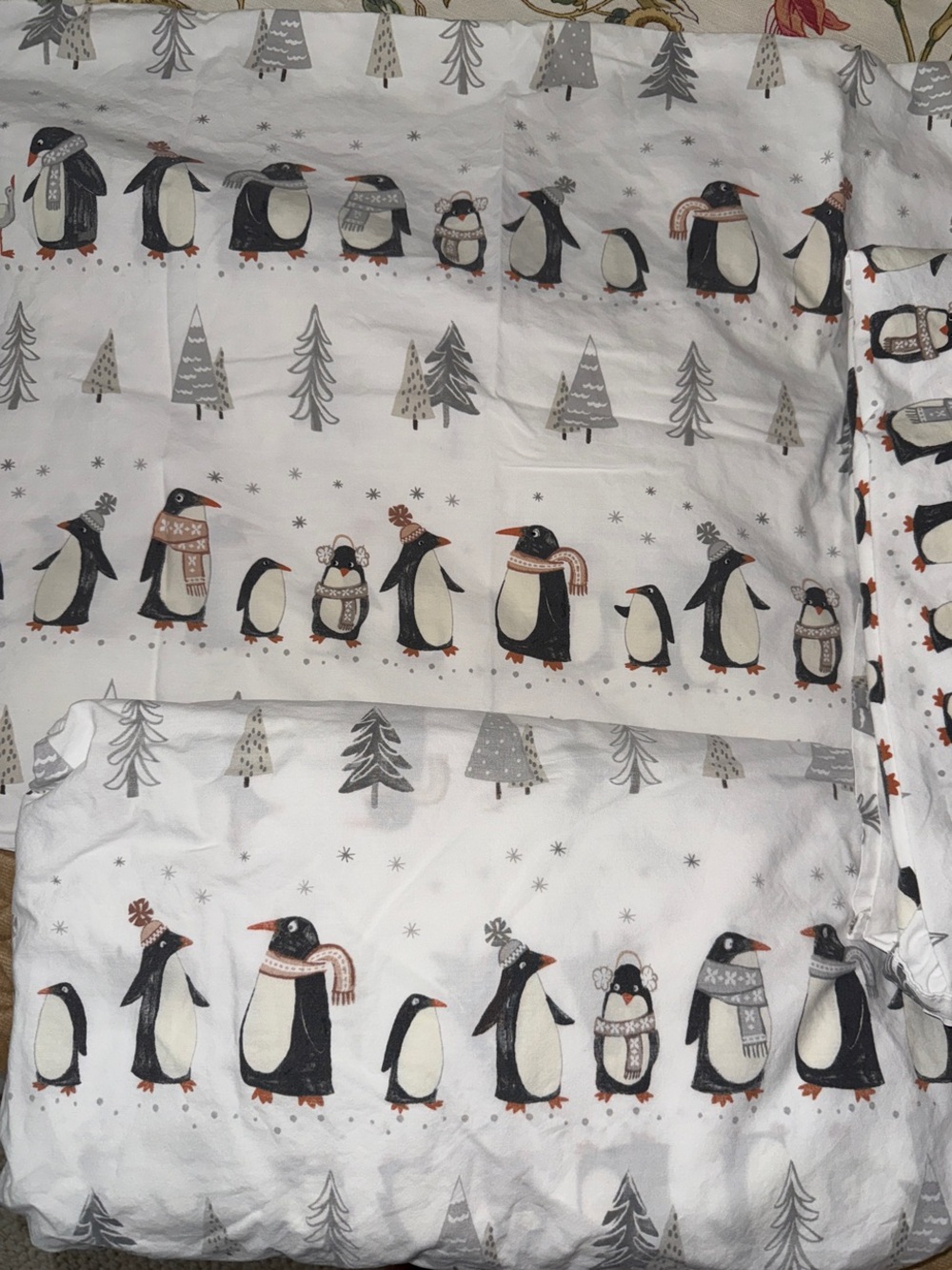 Pottery Barn Kids Penguin Parade  organic Cotton Sheet twin Set - Picture 3 of 5